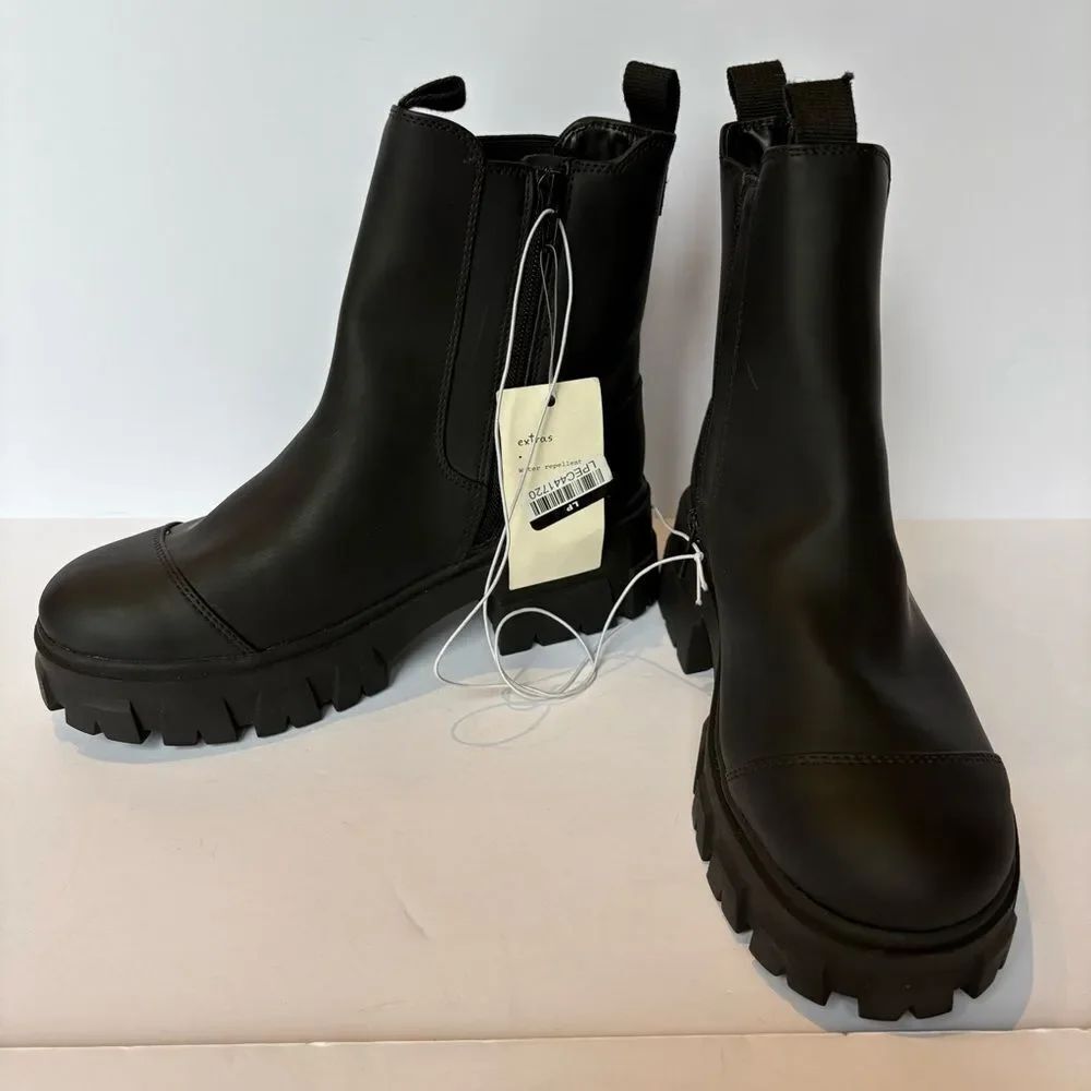 a New Day Women's Black Chunky Ankle Boots NWT Side zip Size 6 1/2